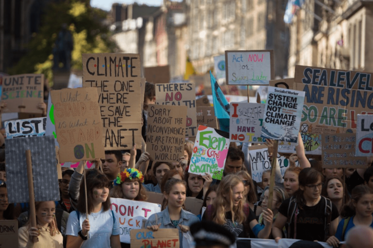 Children strike for the climate in Glasgow