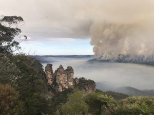 Three Sisters in the Blue Mountains, with nearby bushfire